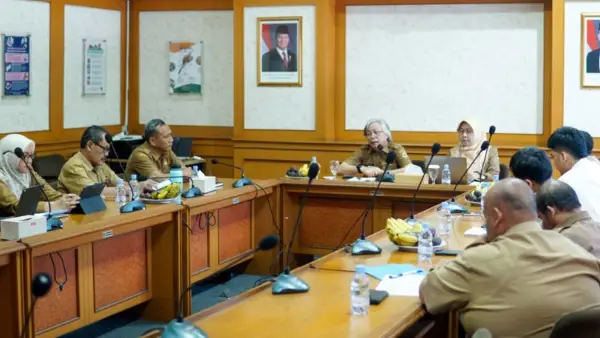 Distanhorti Jabar menggelar rapat dalam rangka merespons dinamika perubahan iklim Godzilla El Nino. (Sumber : IG Distanhorti Jabar)