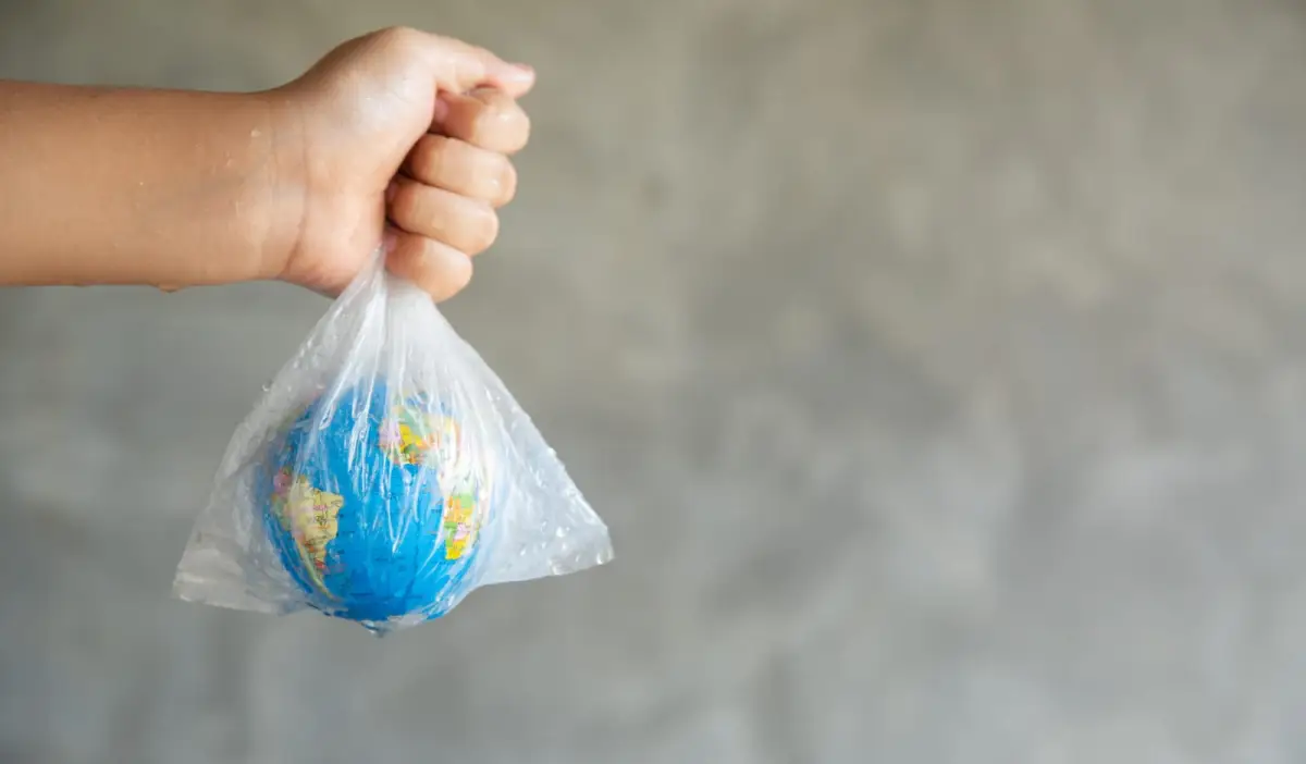 Waspada! Ini Bahaya Plastik bagi Lingkungan dan Kesehatan