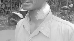 Warga Cibentang Gunungguruh luka di leher setelah dibacok tetangga sendiri (Sumber: warganet)