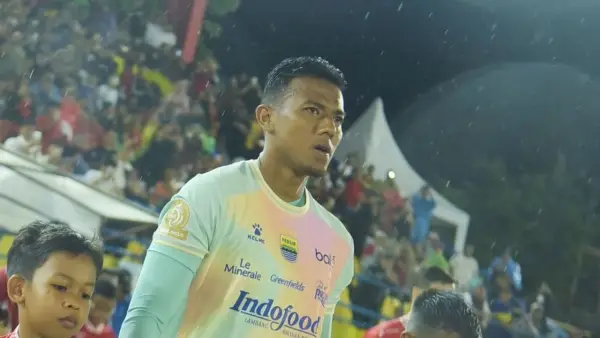 Teja Paku Alam, kiper Persib Bandung, memiliki keinginan dalam kariernya. (Sumber: web/persib.co.id)