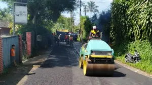 Perbaikan jalan ruas Cicurug–Pasir Pacar oleh DPU Kabupaten Sukabumi. (Sumber: Istimewa)