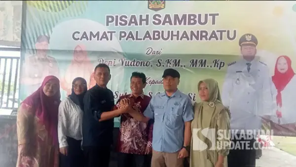 Anggota DPRD Kabupaten Sukabumi, Junajah Jajah Nurdiansyah (tengah memakai batik). (Sumber : SU/Ilyas).