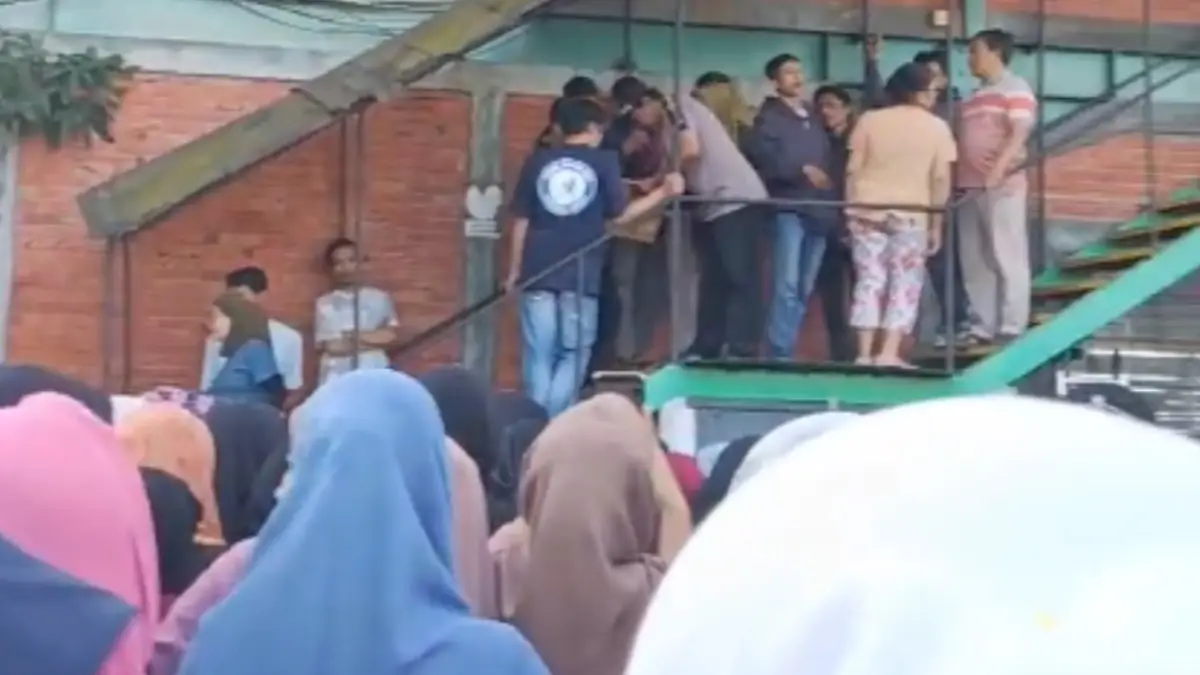 Mogok Kerja Buruh Pabrik Garmen di Sukabumi, Protes Skorsing hingga Jam Kerja