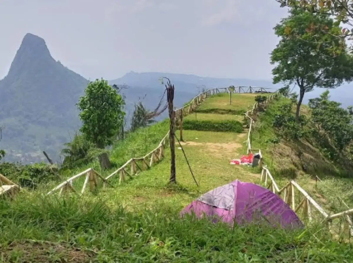 Puncak Pancaniti atau Gunung Pancaniti, salah satu destinasi wisata baru di kawasan Sukamakmur, Bogor
