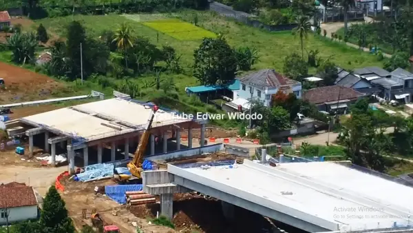 Progres Jembatan Cikukulu Tol Bocimi seksi 3 di Kecamatan Caringin, Kabupaten Sukabumi | Foto : Youtube Edwar Widodo