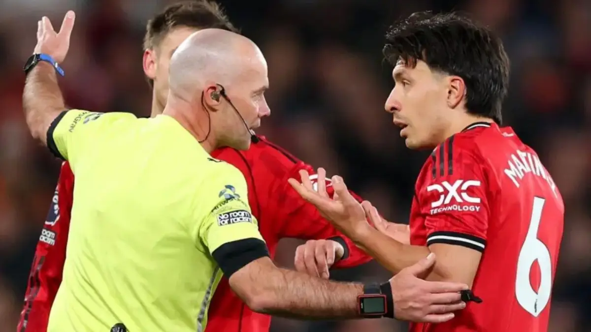 Diwarnai Kartu Merah Lisandro Martinez, Manchester United Kalah 2-1 di Kandang