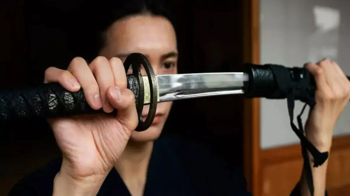 Japanese Sword and Chinese Sword: Panduan Lengkap tentang Fitur, Gaya, dan Penggunaan