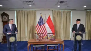 Menteri Pertahanan RI, Sjafrie Sjamsoeddin (kanan) dengan Secretary of War Amerika Serikat, Pete Hegseth (kiri), di Pentagon, Senin (13/4/2026) | Foto : kemenhan