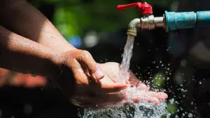Ilustrasi sanitasi air bersih. (Sumber: Freepik)