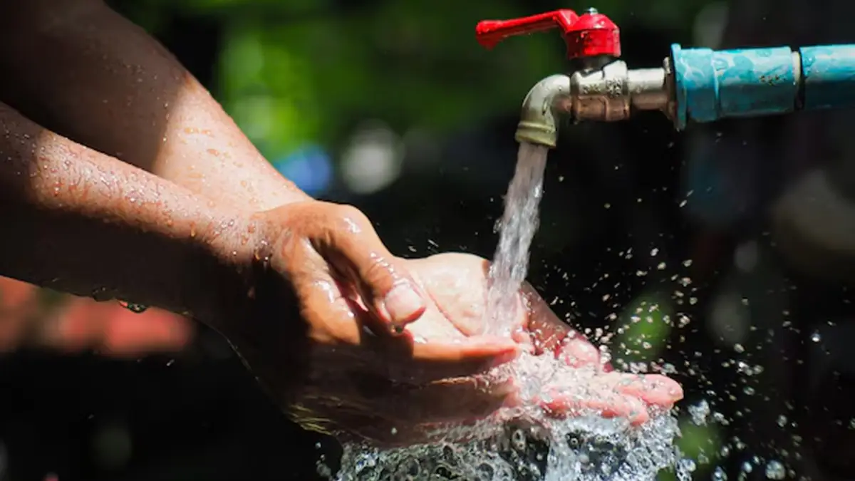 Jaga Kualitas Air, Perumdam TJM Parakansalak Lakukan Perawatan Rutin WTP