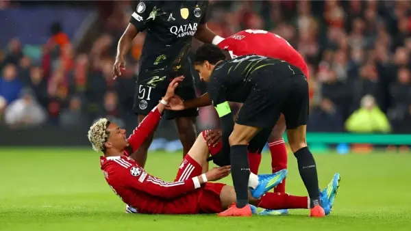 Hugo Ekitike dipastikan absen di Piala Dunia 2026 setelah mengalami cedera saat menghadapi Paris Saint Germain di Liga Champions (Sumber: web/espn.com)