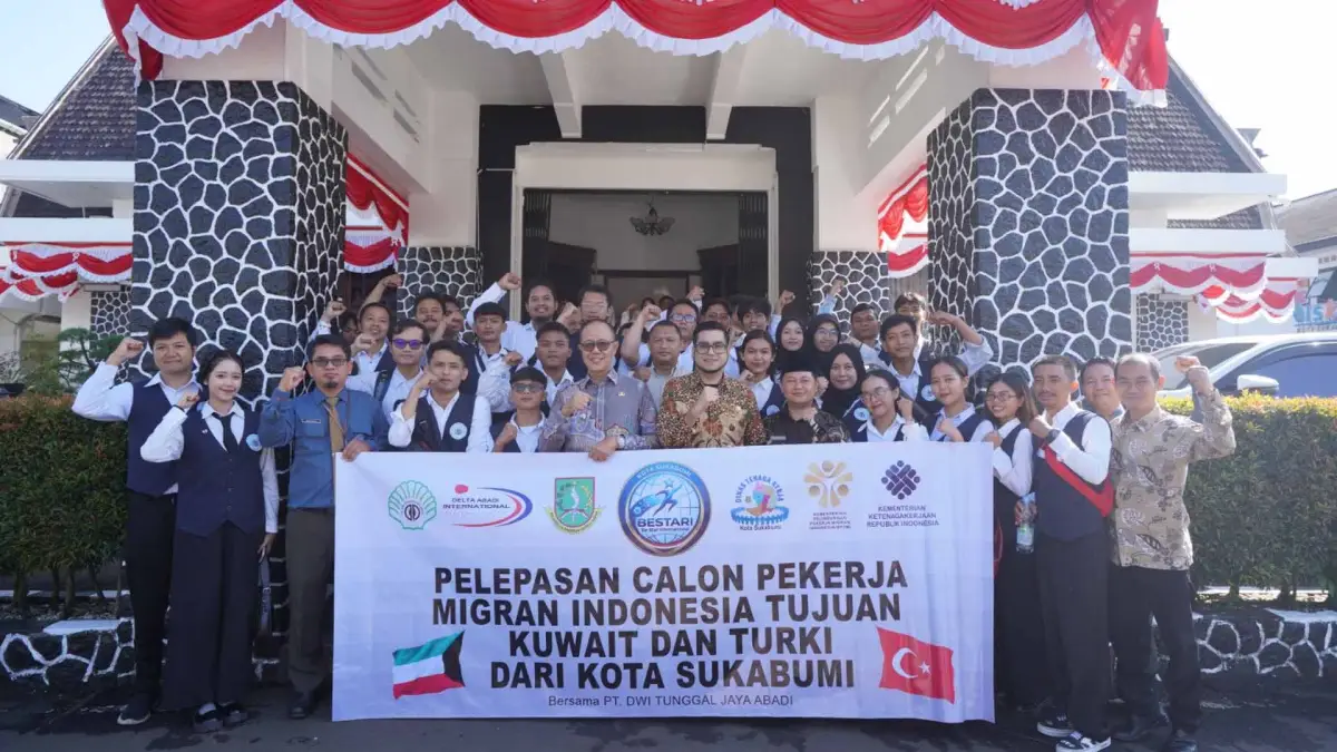 Pemkot Sukabumi melepas secara resmi 50 CPMI tujuan Kuwait dan Turki. | Foto: Dokpim Pemkot Sukabumi