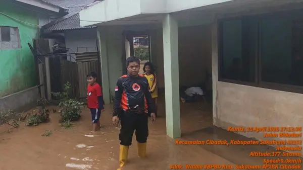 Banjir di Kampung Panagan, Desa Pamuruyan, Kecamatan Cibadak, Kamis (16/4/2026) | Foto : P2BK Cibadak