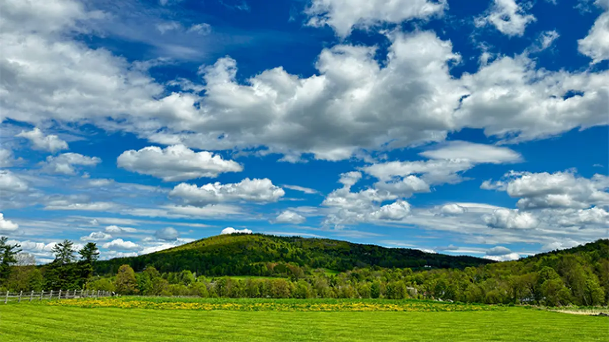 Cuaca Jabar 19 April 2026, Sukabumi Cerah Berawan di Minggu Pagi
