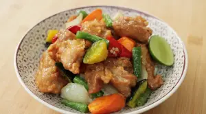 Resep Ayam Goreng Madu Mentega, Ide Menu untuk Keluarga yang Gurih dan Enak (Sumber : Youtube | Devina Hermawan)
