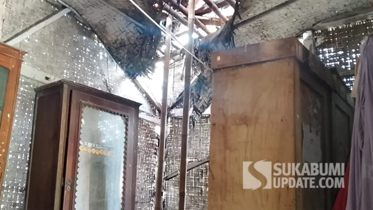 Bolong, kondisi di sudut rumah Pak RT Dadan di Kampung Ciherang RT 09/07, Desa Buniwangi, Kecamatan Surade.