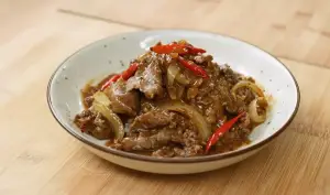 Resep Sapi Saus Lada Hitam, Dagingnya Lembut dengan Cita Rasa Gurih Pedas (Sumber : Youtube | Devina Hermawan)