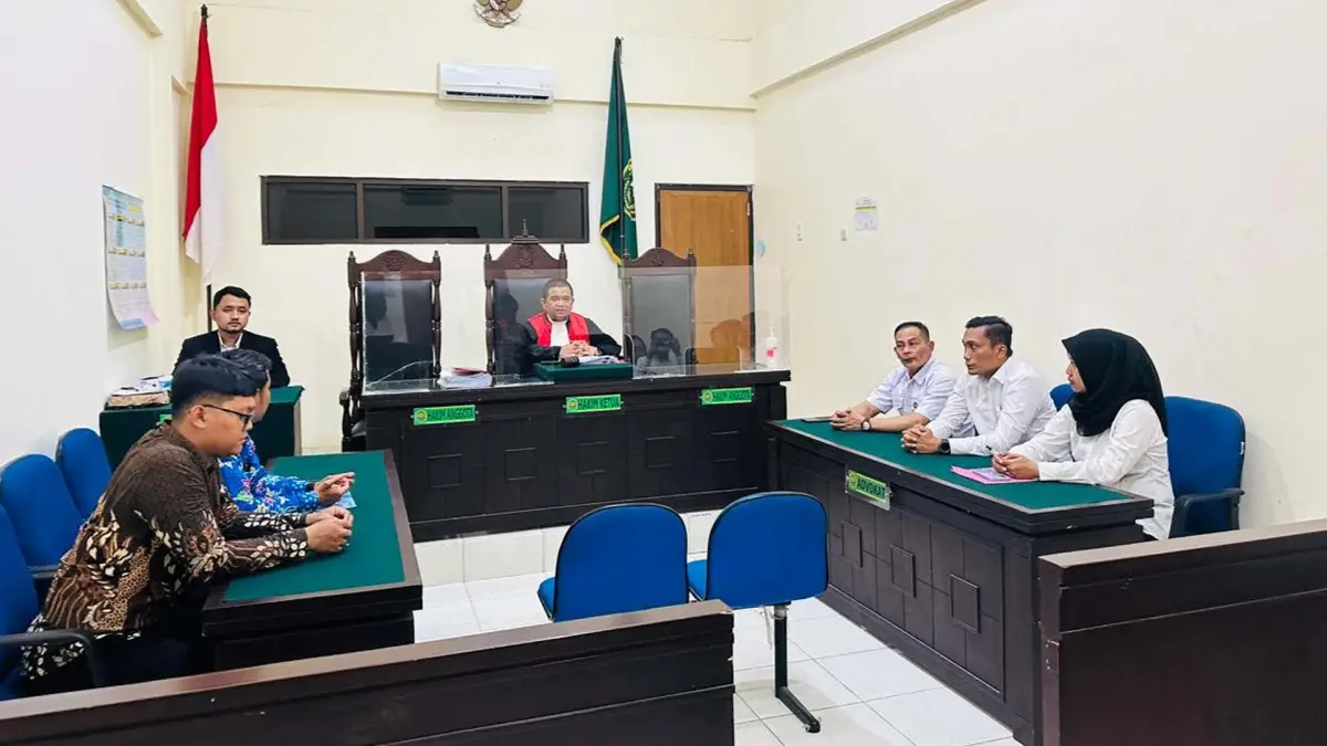 Suasana sidang Pembacaan Putusan dari Hakim PN Cibadak terkait praperadilan ibu tiri Nizam. | Foto: Dok. Polres Sukabumi
