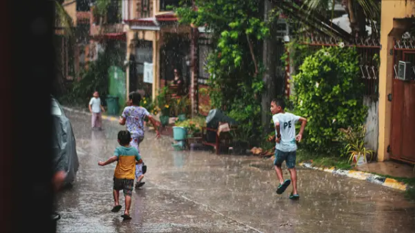 Ilustrasi - BMKG prediksi curah hujan dan sifat hujan untuk wilayah Jawa Barat termasuk Sukabumi di Dasarian III April 2026. (Sumber : unsplash.com/@Mike Jumapao).