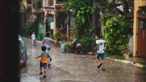 Ilustrasi - BMKG prediksi curah hujan dan sifat hujan untuk wilayah Jawa Barat termasuk Sukabumi di Dasarian III April 2026. (Sumber : unsplash.com/@Mike Jumapao).