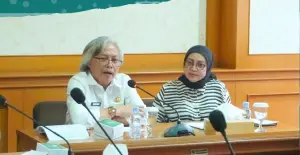 Kepala Distanhorti Jabar Dadan Hidayat saat memaparkan bagaimana Jabar menghadapi berbagai tantangan sektor pertanian di daerah kepada rombongan DPRD Sumsel. (Sumber : IG Distanhorti Jabar)