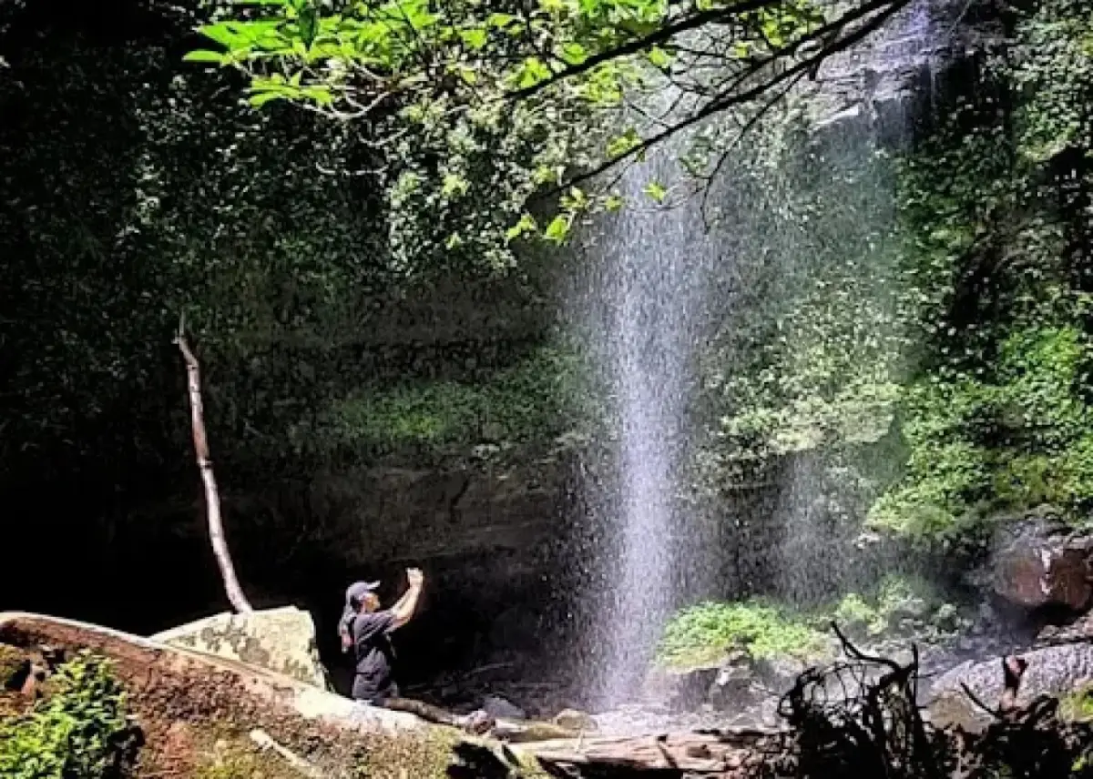 Cerita di Balik Curug Goong Gekbrong Cianjur, Legenda Suara Gong dan Pertapa Sakti
