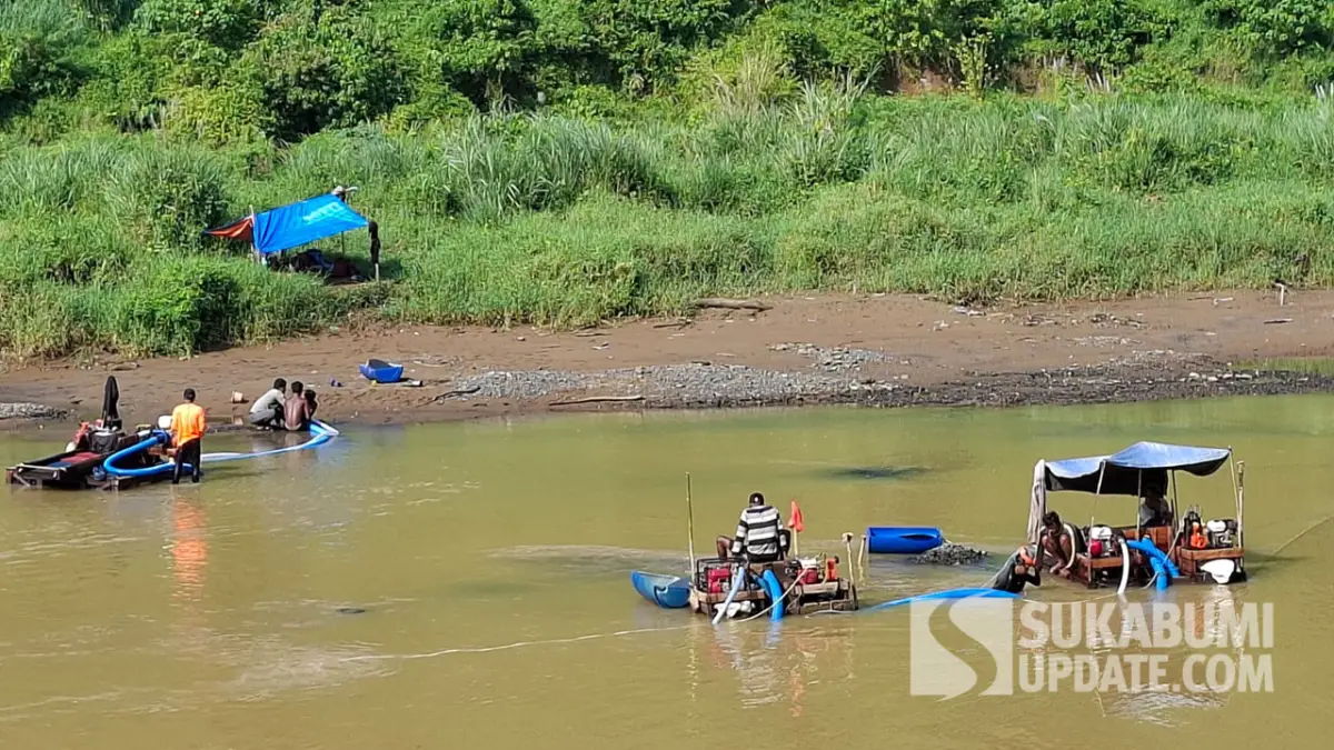 Mengais Butiran Emas di Nusa Teluk Jati, Rezeki Dibalik Pendangkalan Sungai Cikaso