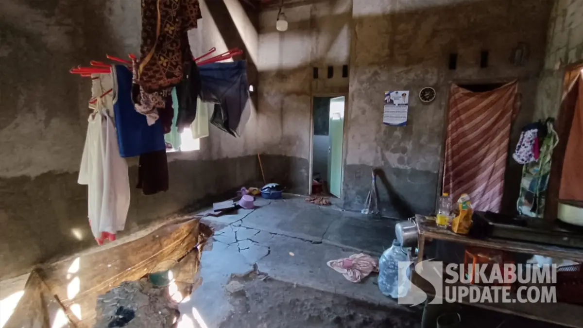 Menanti Kepastian Relokasi, Herdi Tempati Rumah di Tengah Ancaman Tanah Bergerak Cihurang