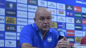 Bojan Hodak saat menghadiri sesi konferensi pers Persib vs Arema (Sumber: web/persib.co.id)