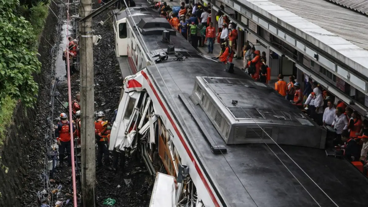 Stasiun Seharusnya Tempat Aman Bagi Kereta, Dugaan Penyebab KA Argo Bromo Anggrek Tabrak KRL