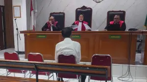 Eks Kades Karangtengah Sukabumi Gerry Imam Sutrisno divonis 4 tahun penjara oleh majelis hakim PN Bandung. (Sumber Foto: Dok. Kejaksaan)