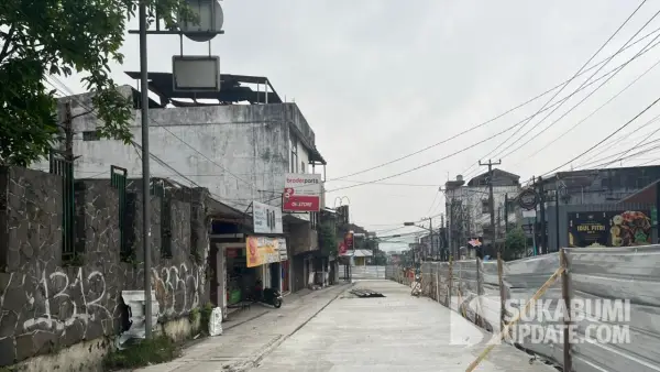 Proyek betonisasi jalan Gudang, Kota Sukabumi | Foto : Turangga Anom