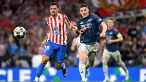 Duel Viktor Gyokeres saat membela Arsenal menghadapi Atletico Madrid di leg pertama  semifinal Liga Champions. (Sumber: web/espn.com)