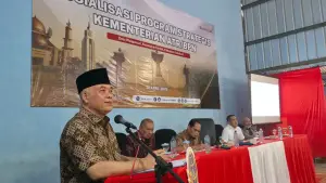 Anggota Komisi II DPR RI, Heri Gunawan, saat kegiatan sosialisasi Program Strategis Kementerian Agraria dan Tata Ruang/Badan Pertanahan Nasional (ATR/BPN) di Kecamatan Cisolok, Kamis (30/4/2026) | Foto : Tim Adc