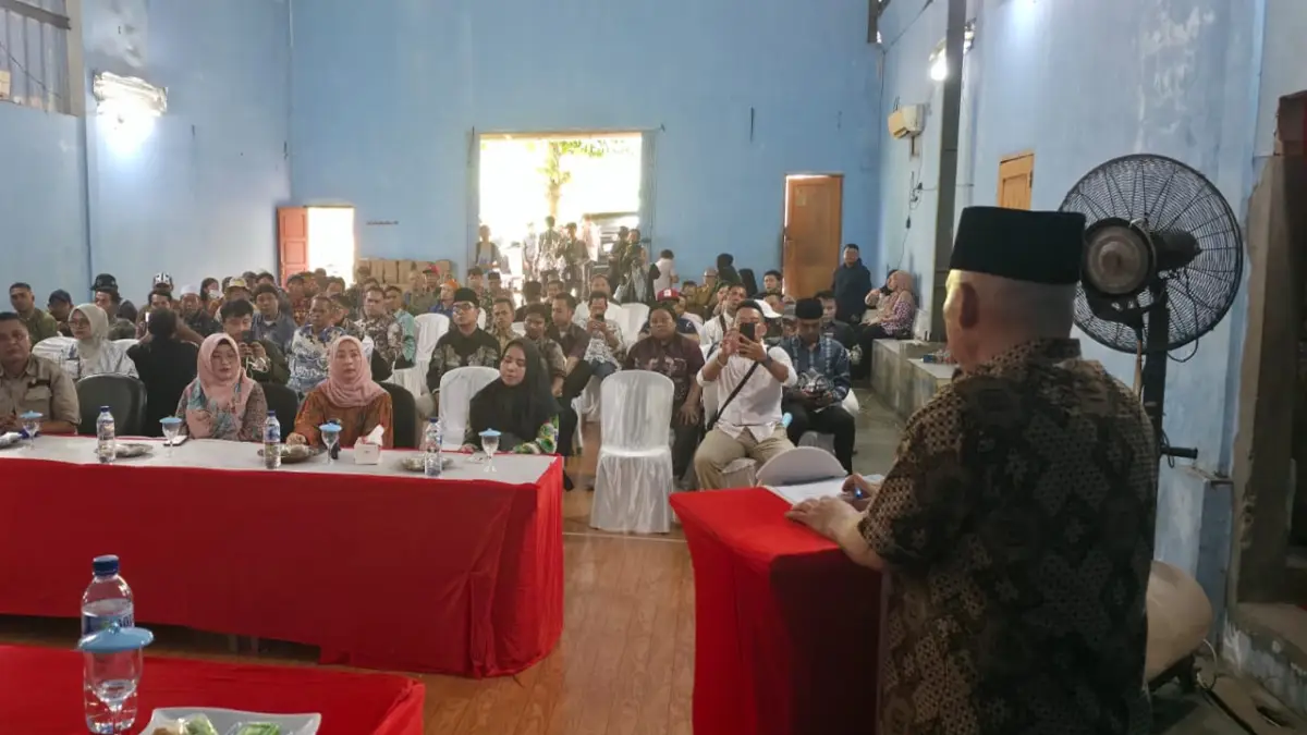 Anggota Komisi II DPR RI, Heri Gunawan, saat kegiatan sosialisasi Program Strategis Kementerian Agraria dan Tata Ruang/Badan Pertanahan Nasional (ATR/BPN) di Kecamatan Cisolok, Kamis (30/4/2026) | Foto : Tim Adc