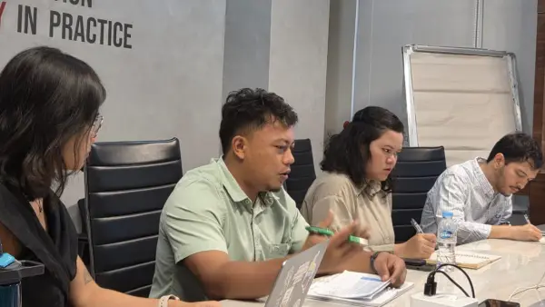 Koalisi Save Our Surroundings (SOS), yaitu CISDI, Seknas FITRA, dan bersama Indonesia Corruption Watch (ICW) menolak rencana penambahan lapisan (layer) cukai hasil tembakau | Foto : dok. SOS