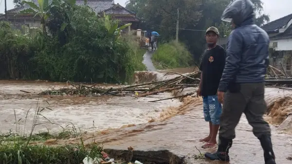 Banjir di Cibalung, Desa Talaga, Kecamatan Caringin, Kabupaten Sukabumi | Foto : P2BK