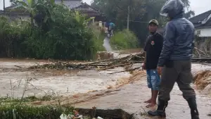 Banjir di Cibalung, Desa Talaga, Kecamatan Caringin, Kabupaten Sukabumi | Foto : P2BK