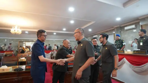 Wali Kota Sukabumi, Ayep Zaki, saat menghadiri rapat paripurna DPRD bahas hasil reses | Foto : dokpim