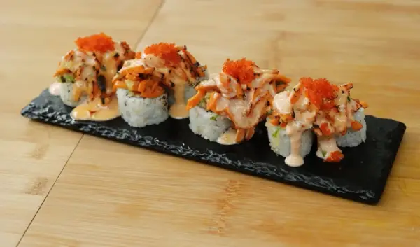 Resep Volcano Sushi, Lumer, Manis, Pedas, yang Cocok untuk Teman Akhir Pekan (Sumber : Youtube | Devina Hermawan)