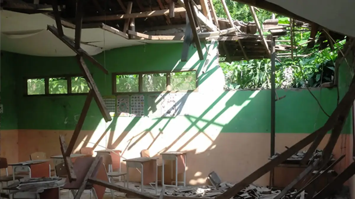 Atap dan Plafon di Dua Kelas SDN Ciganas Ciambar Ambruk, Ujian Siswa Terganggu