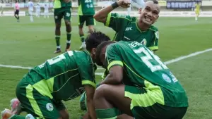 Selebrasi para pemain PSS Sleman setelah berhasil mencetak gol ke gawang PSIS Semarang (Sumber: Instagram/@pssleman)