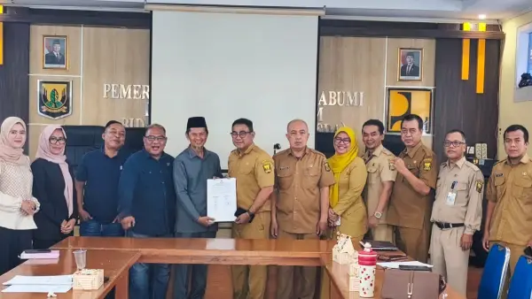 Komisi I DPRD Kabupaten Sukabumi bersama Bagian Hukum, Dinas Pertanahan dan Tata Ruang (DPTR), Dinas Pertanian, DPMPTSP, serta Dinas Ketahanan Pangan. (Sumber: dok dprd)