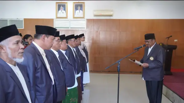 Bupati Sukabumi Asep Japar saat pengukuhan pengurus Forum Majelis Talim Aparatur (MTA) periode 2025-2030. (Sumber : Diskominfosan Kab. Sukabumi)