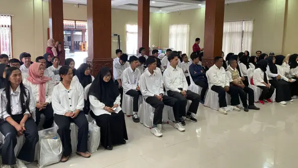 Para peserta pelatihan keterampilan program Mobile Training Unit (MTU) dari Dinas Tenaga Kerja dan Transmigrasi (Disnakertrans) Jawa Barat. | Foto : dok,panitia