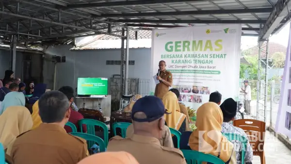 Wali Kota Sukabumi Ayep Zaki saat kegiatan Layanan Kesehat Cuma-cuma Dompet Dhuafa dan Pemkot Sukabumi di Kelurahan Karang Tengah, Kecamatan Gunungpuyuh, Selasa (5/5/2026) | Foto : Sukabumiupdate