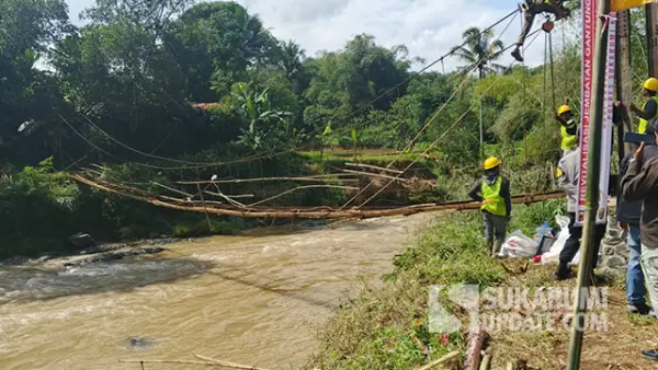 Kondisi Jembatan Jantake yang berada di Desa Sasagaran, Kecamatan Kebonpedes, Kabupaten Sukabumi. (Sumber : SU/Turangga Anom).