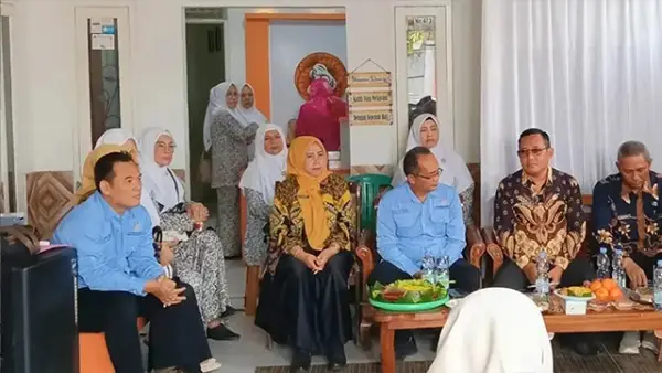 Dinas Kesehatan Kabupaten Sukabumi mengapresiasi dedikasi para bidan dalam memperingati Hari Bidan Sedunia 2026. (Sumber : dok dinkes kabupaten Sukabumi.)