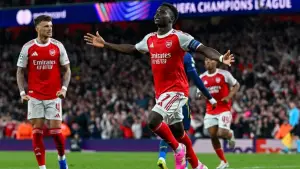 Selebrasi Bukayo Saka setelah mencetak gol ke gawang Atletico Madrid (Sumber: web/espn.com)