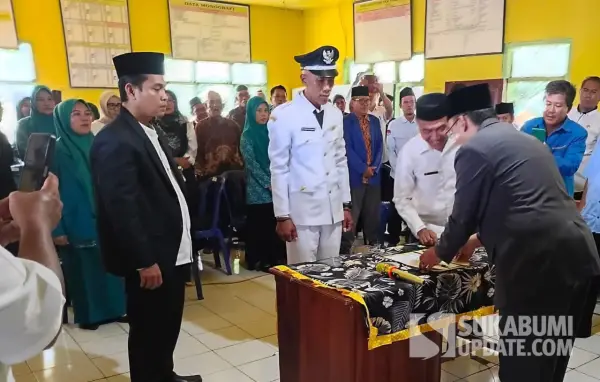 Pelantikan Kades Sumberjaya, Kecamatan Tegalbuleud, Kabupaten Sukabumi. Rabu (6/5/2026). (Sumber: SU/Ragil Gilang)